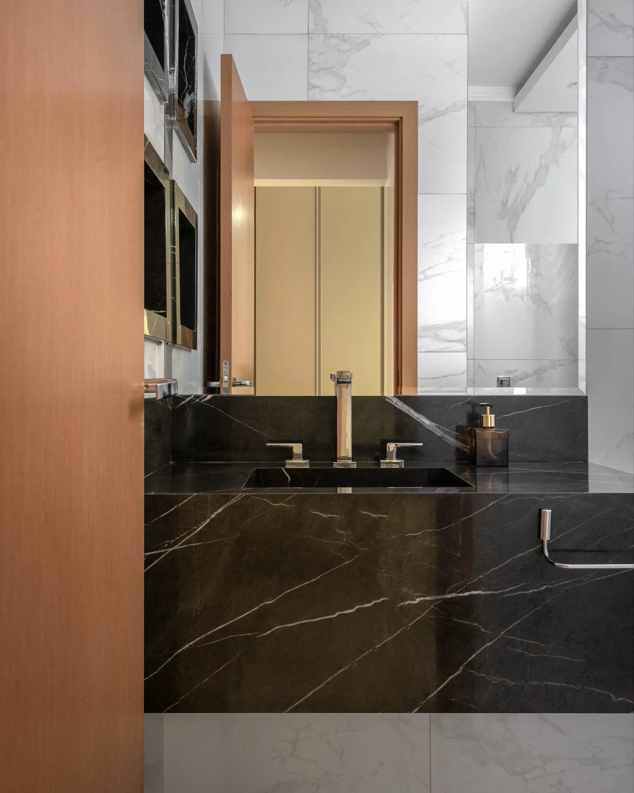 Banheiros e lavabos: Mármore Gris Armani